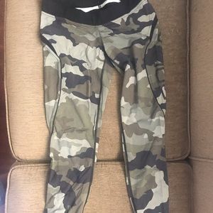 Better bodies camo athletic tights